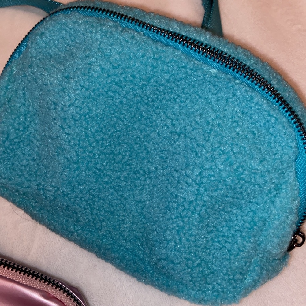 Fanny pack , bundle - Picture 3 of 8